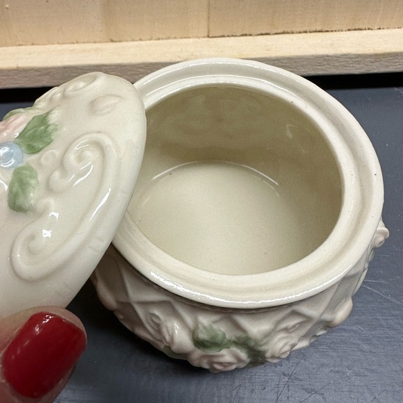 Cottage Core Porcelain Flowers Lidded Trinket Jar - Picture 6 of 7